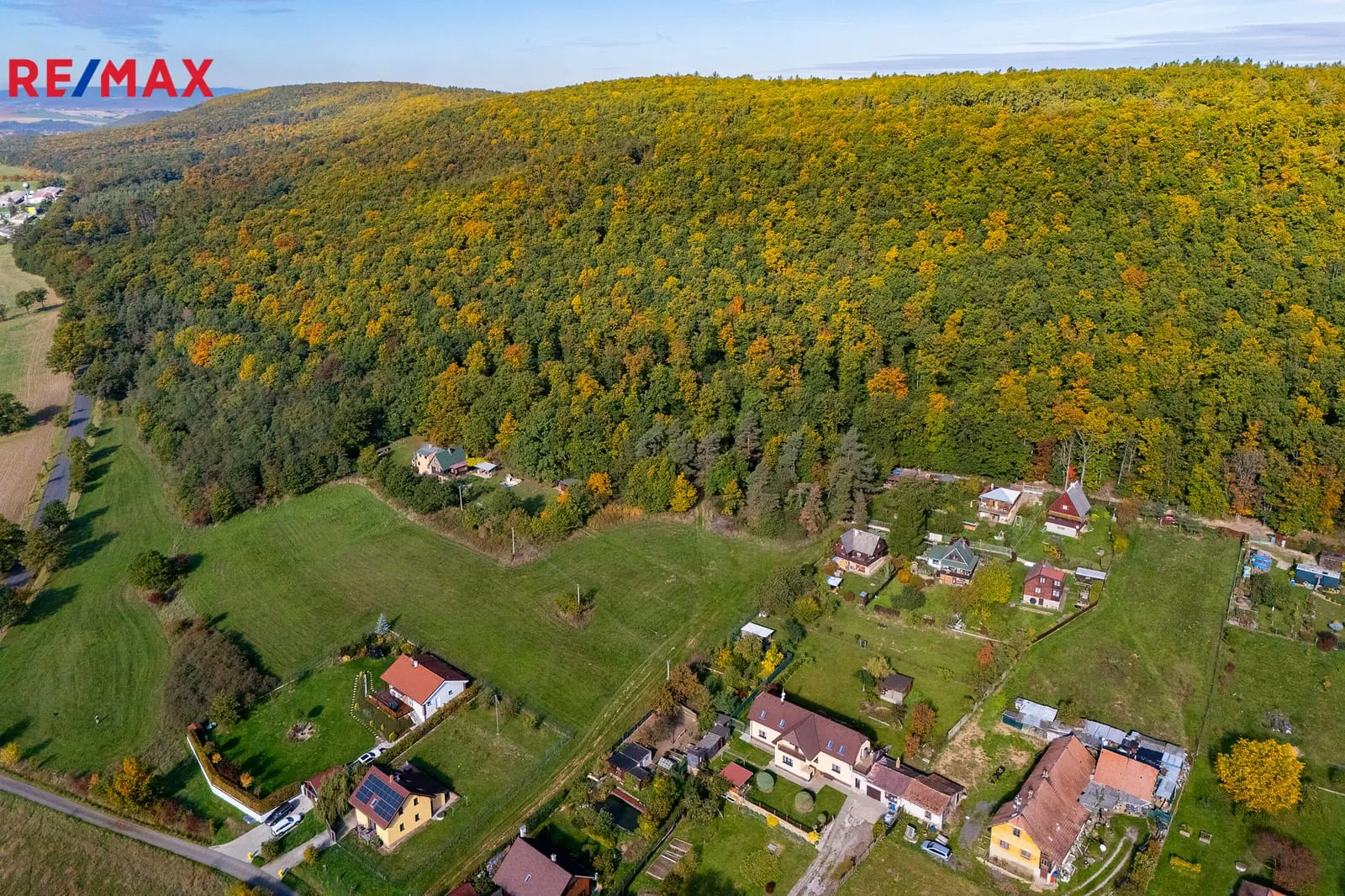 Fotografie Prodej pozemku 4000 m², Lážovice — 4