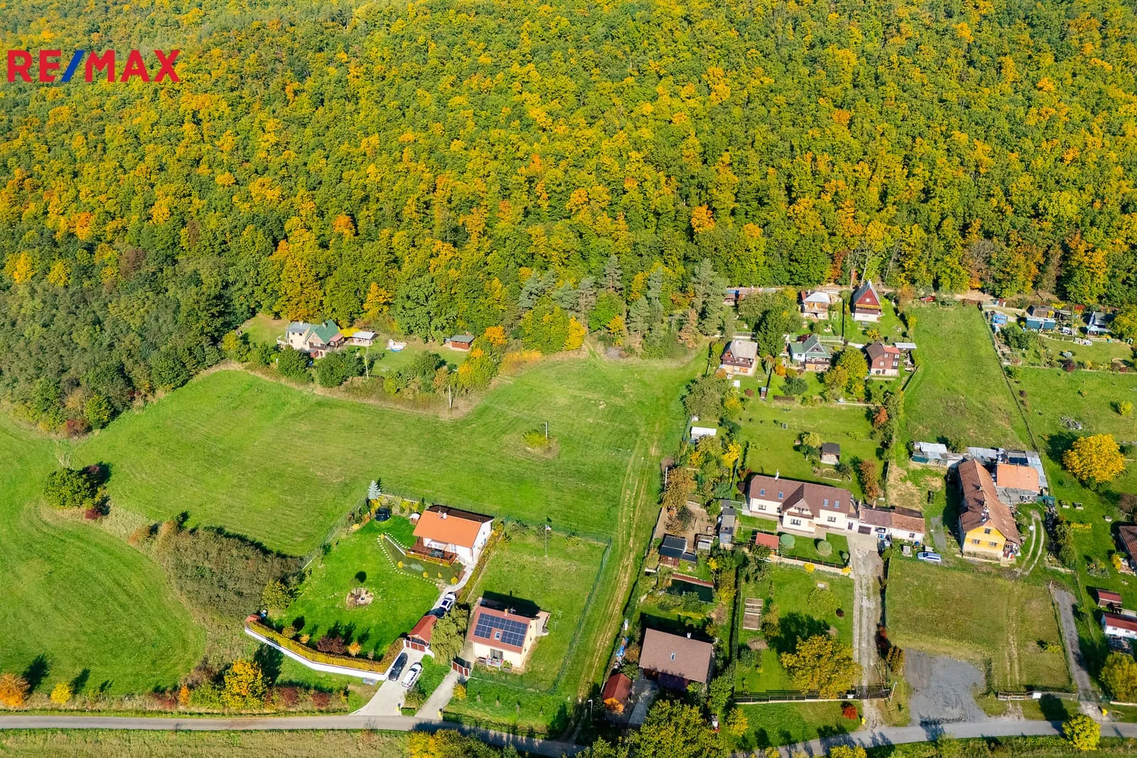 Fotografie Prodej pozemku 4000 m², Lážovice — 2